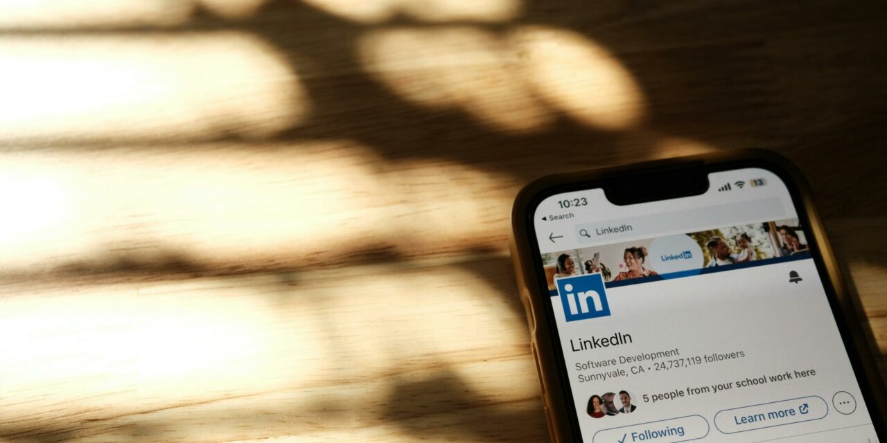 Forget the Handshake: Mastering LinkedIn Networking for Kiwi Businesses