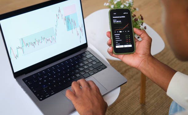 From single‑coin decisions to portfolio construction in digital assets