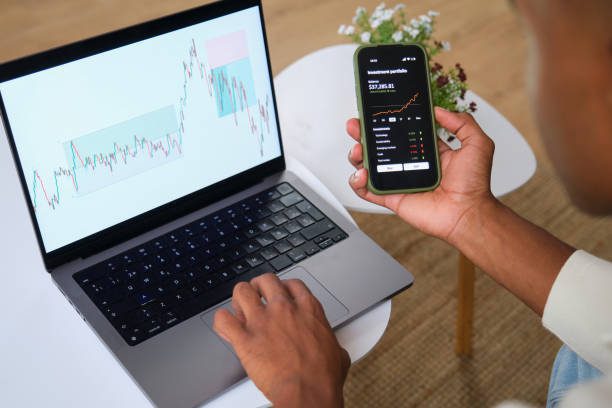From single‑coin decisions to portfolio construction in digital assets